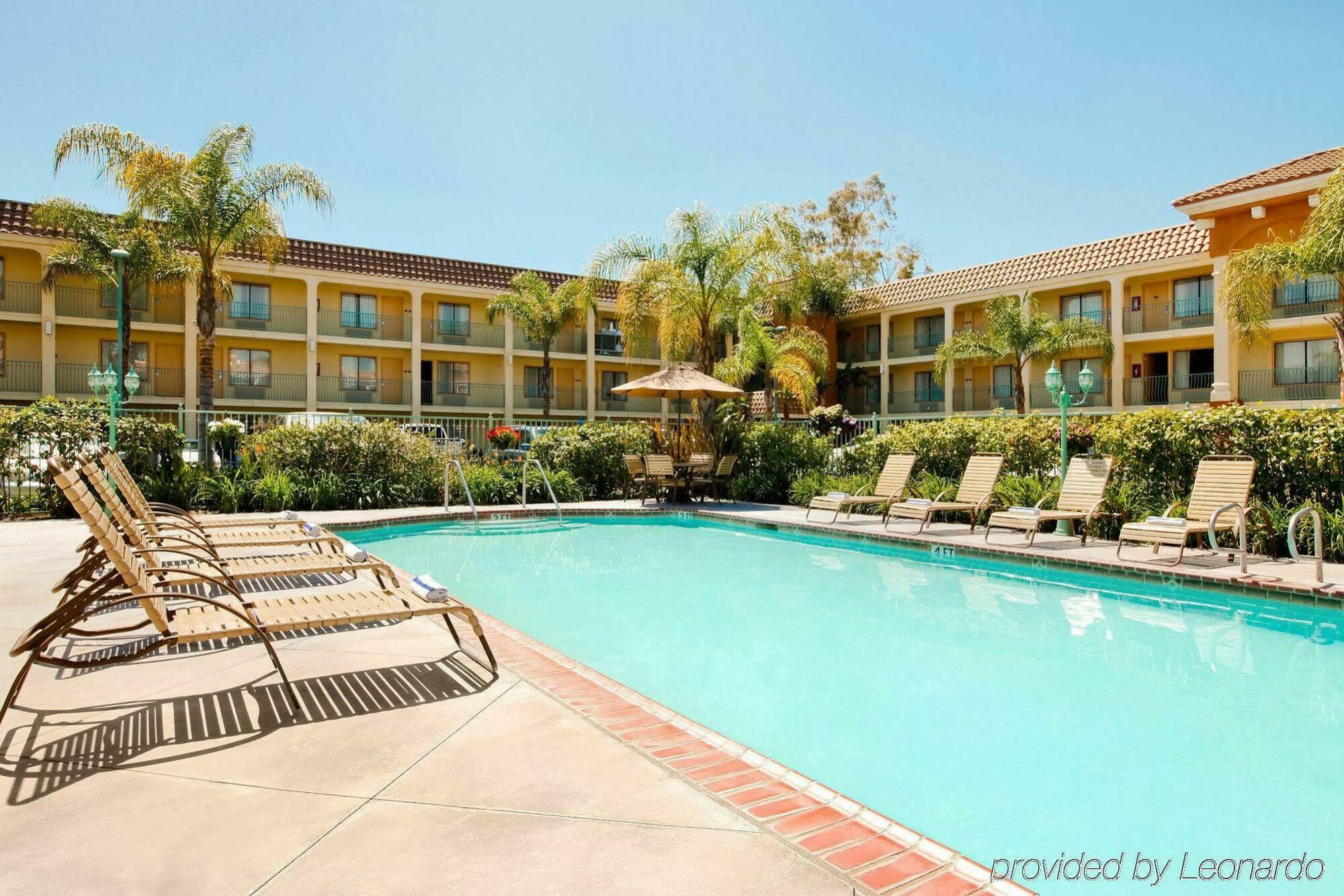 Cortona Inn And Suites Anaheim Resort Екстериор снимка